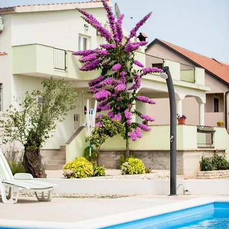Apartman Kuca Za Odmor Karla Benkovac
