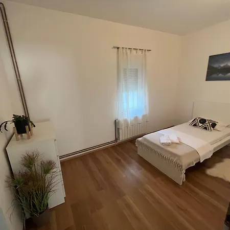 Kuca Za Odmor Karla Apartman *