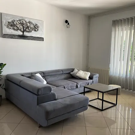 Kuca Za Odmor Karla Apartman *